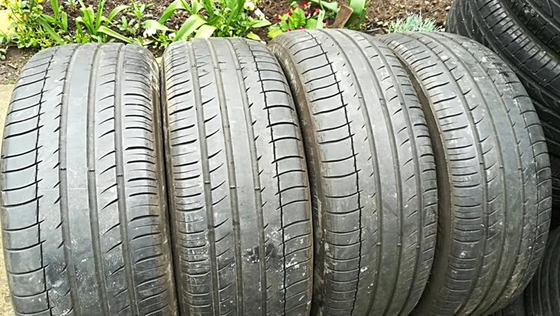 Гуми Летни 225/60R18, снимка 1 - Гуми и джанти - 25086318