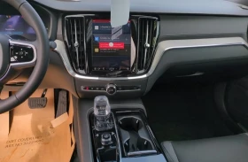 Volvo S60 T8 AWD = Ultimate Dark = Гаранция, снимка 9
