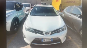 Toyota Auris 1.8 Hibrid 216000km, снимка 1