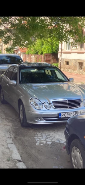 Mercedes-Benz E 320 Седан , снимка 3