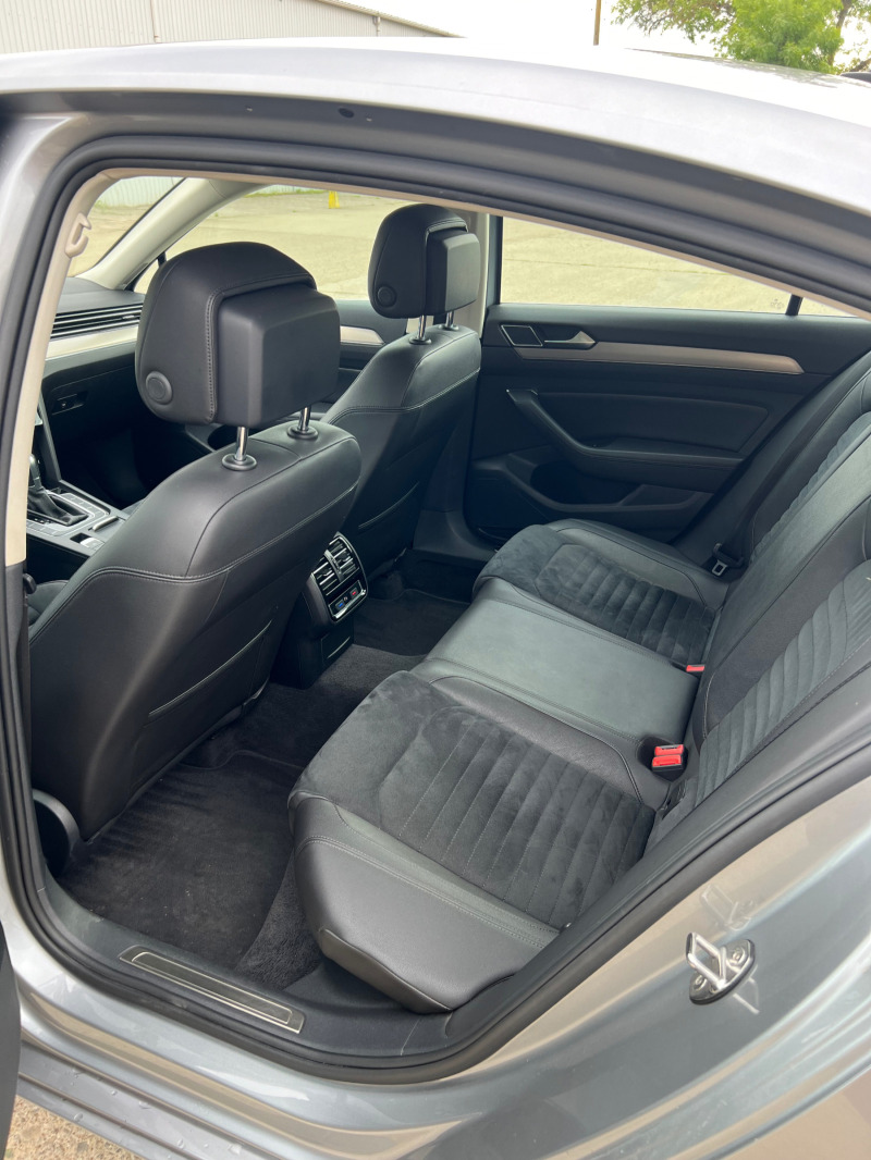 VW Passat 2.0 TDI DSG Exclusive, снимка 14 - Автомобили и джипове - 45520792