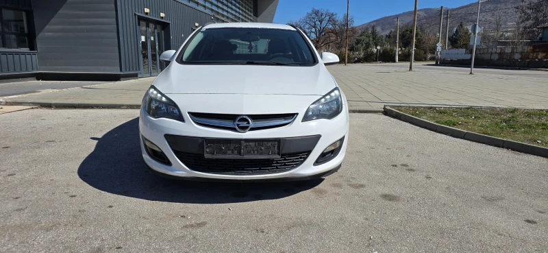 Opel Astra 1.7Cdti 110 кс, снимка 2 - Автомобили и джипове - 49469169