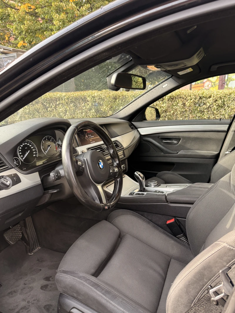 BMW 530 530 M Спорт, снимка 8 - Автомобили и джипове - 52721659