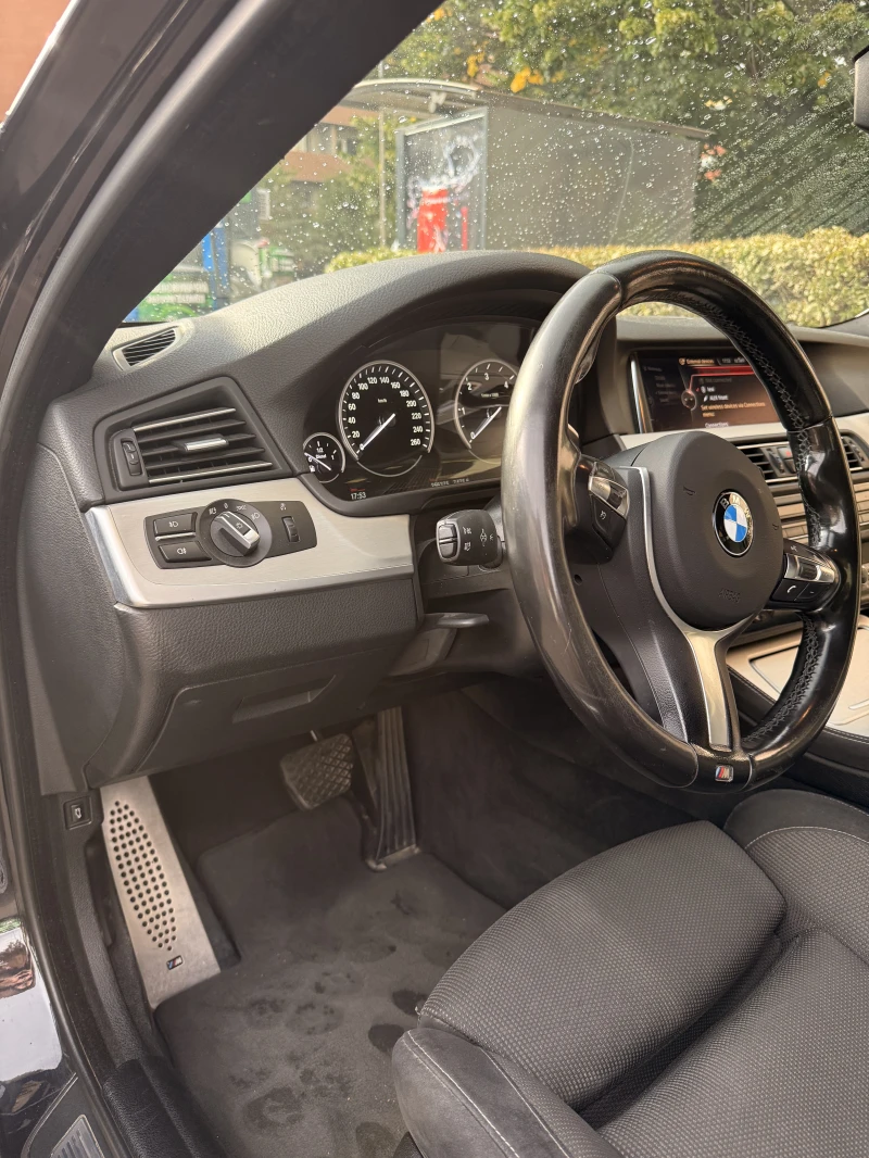 BMW 530 530 M Спорт, снимка 11 - Автомобили и джипове - 52721659