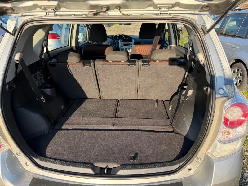 Toyota Verso 1.8 i ШВЕЙЦАРИЯ, снимка 8 - Автомобили и джипове - 52890652