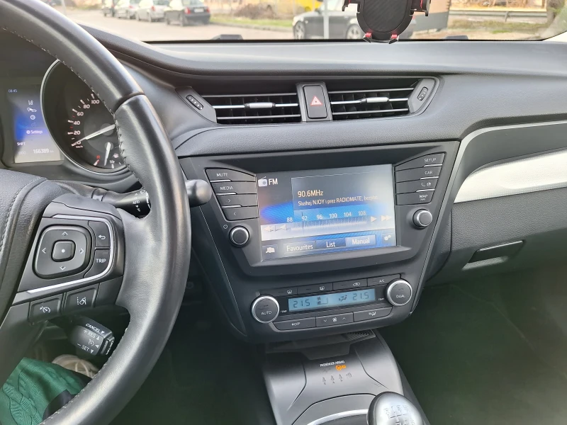 Toyota Avensis, снимка 7 - Автомобили и джипове - 52937246