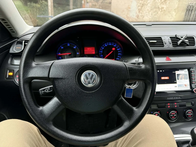 VW Passat 1.9 TDI, снимка 5 - Автомобили и джипове - 53460027