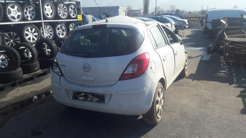 Opel Corsa 1.2i- НА ЧАСТИ - [1] 