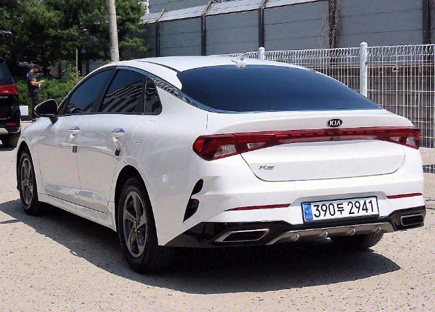 Kia K5 Гаранция, Сервиз, Резервни части Реални км - изображение 4