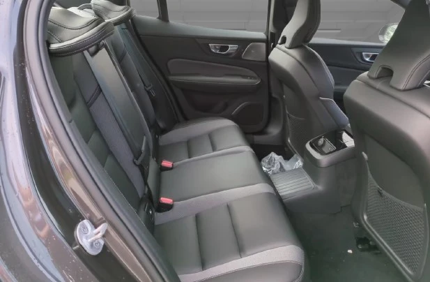 Volvo S60 T8 AWD = Ultimate Dark = Гаранция, снимка 11 - Автомобили и джипове - 55752447