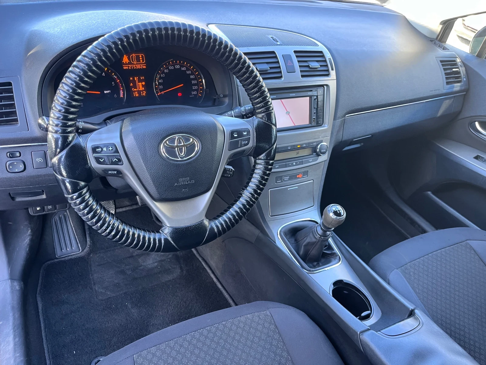 Toyota Avensis 2.0 D4d SW - изображение 8