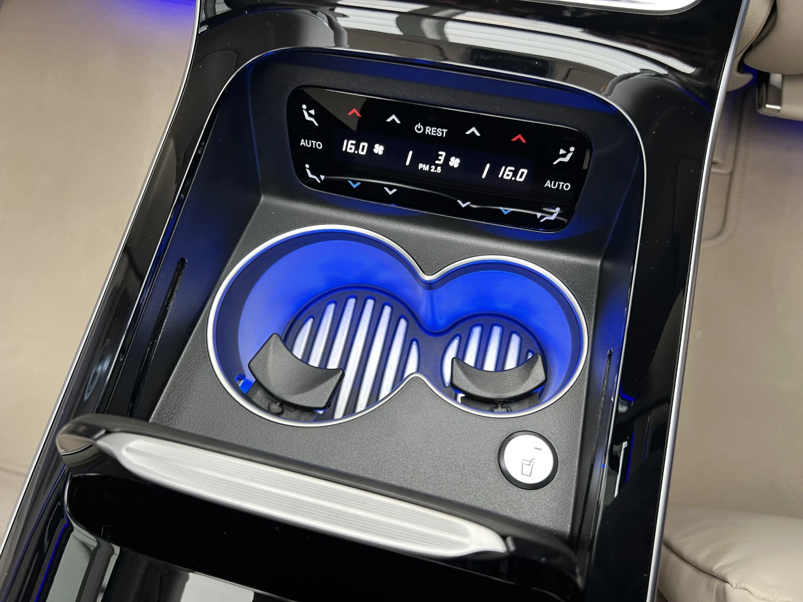 Mercedes-Benz S 63 AMG E-PERFORMANCE/FIRST CLASS/BURM/EXCLUSIV/TV/HUD/360 | Mobile.bg   15