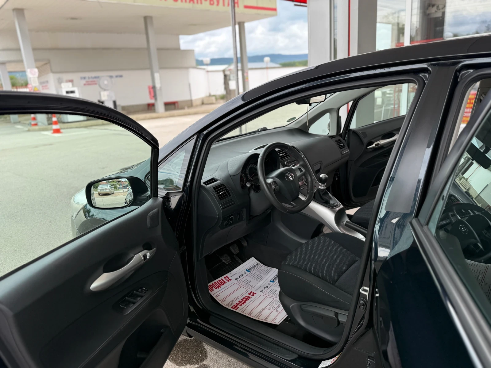 Toyota Auris  - изображение 5