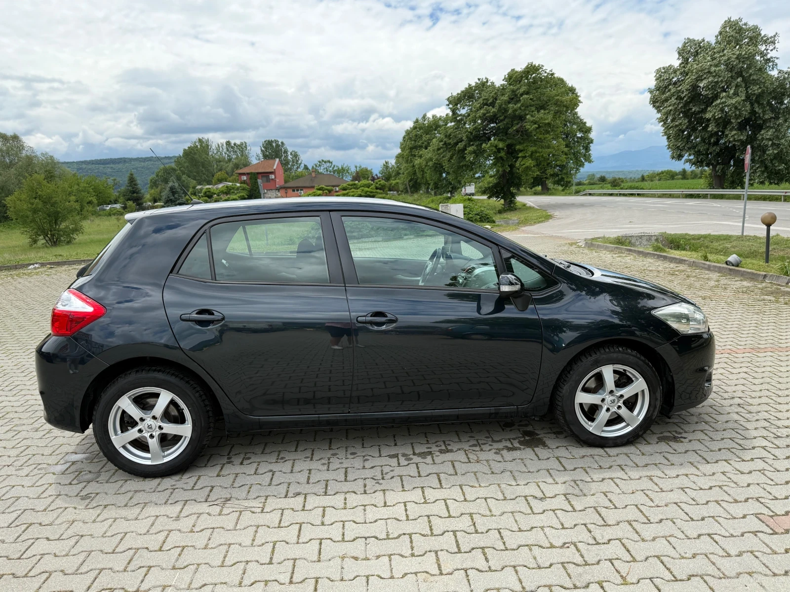 Toyota Auris  - изображение 4