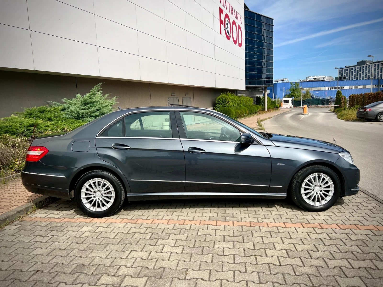 Mercedes-Benz E 220 CDI-Лизинг през Уникредит по 290лв на месец  - изображение 5
