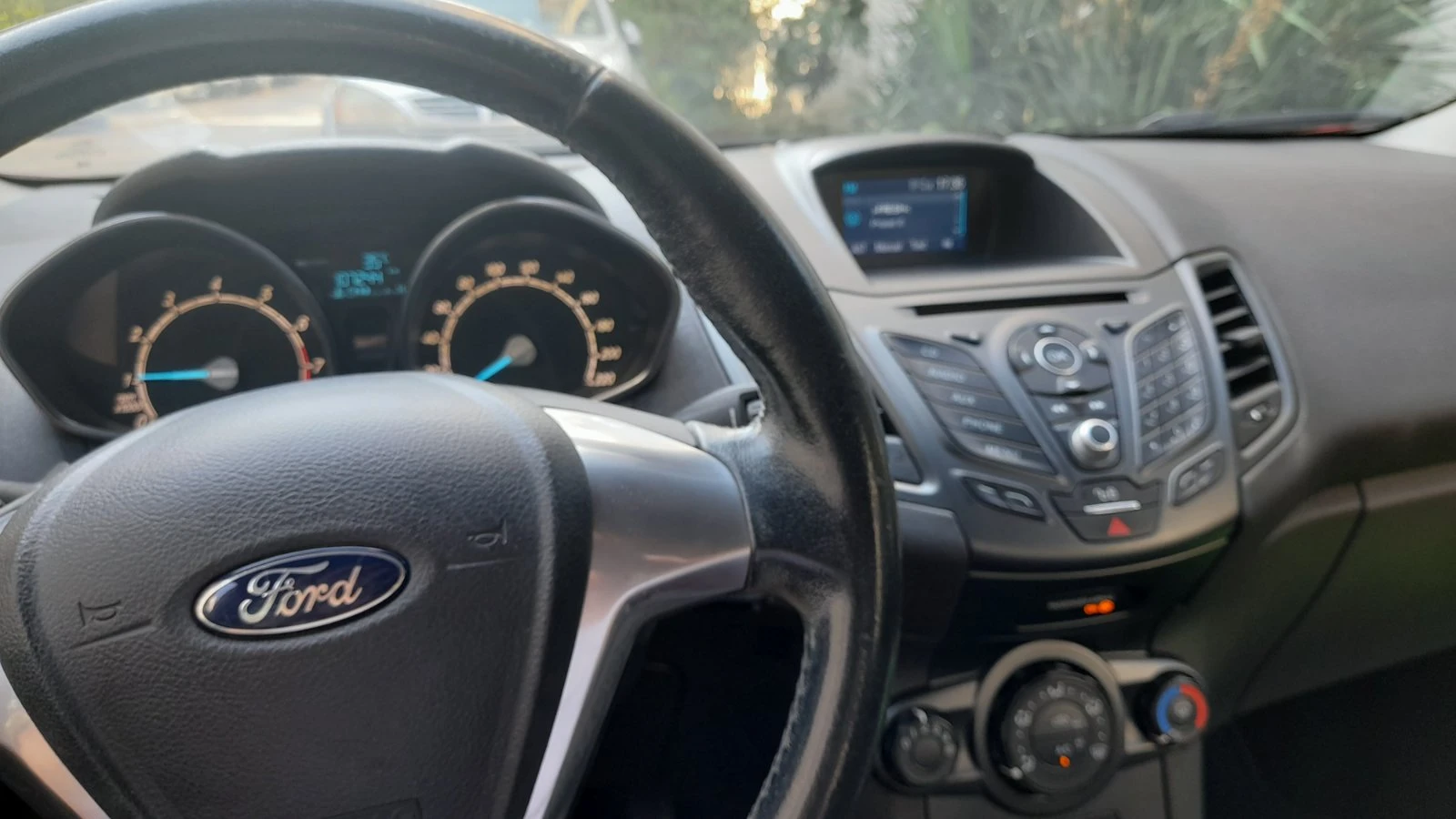 Ford Fiesta 1, 25 - изображение 6