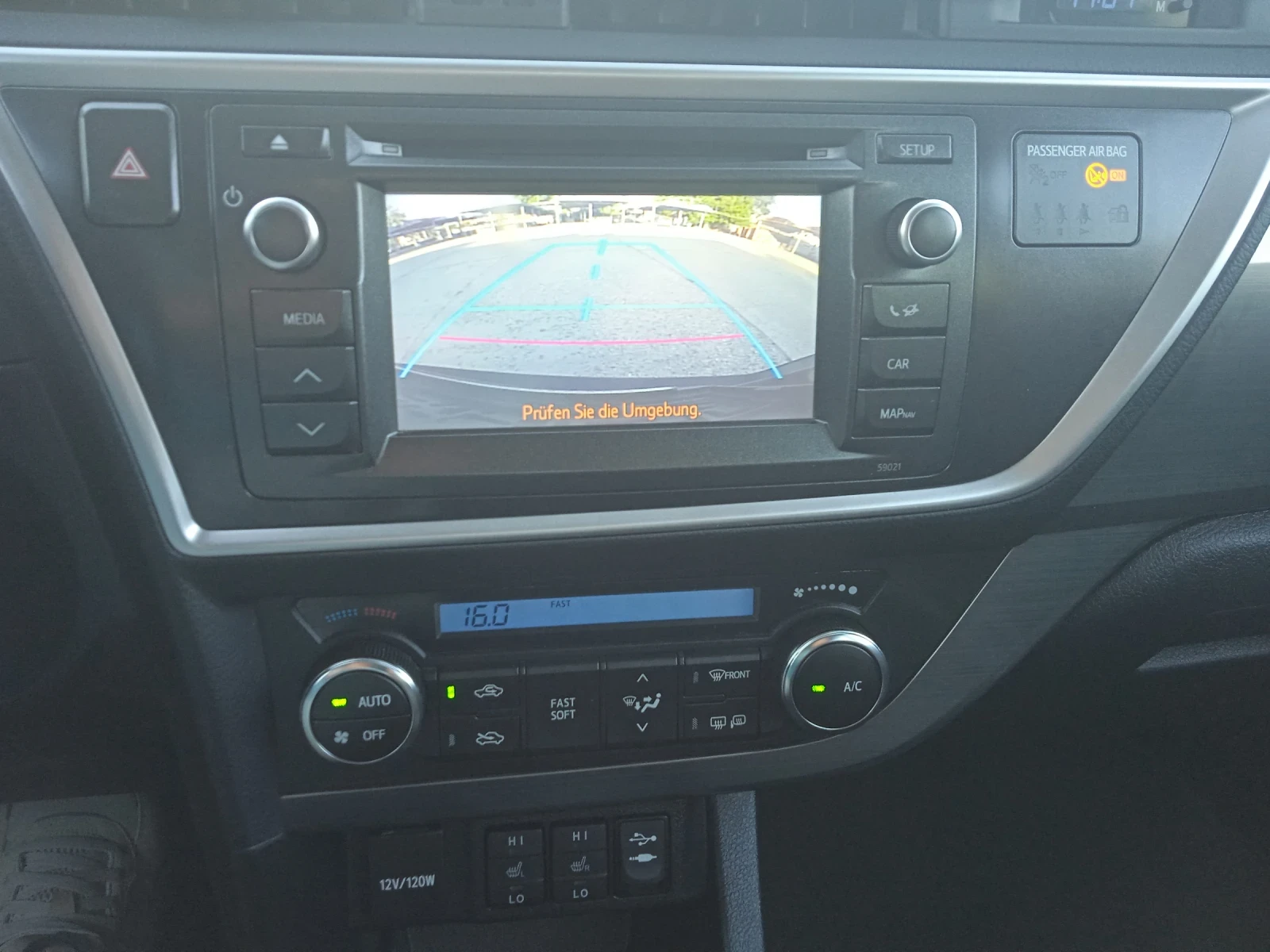 Toyota Auris 1.6i - изображение 9