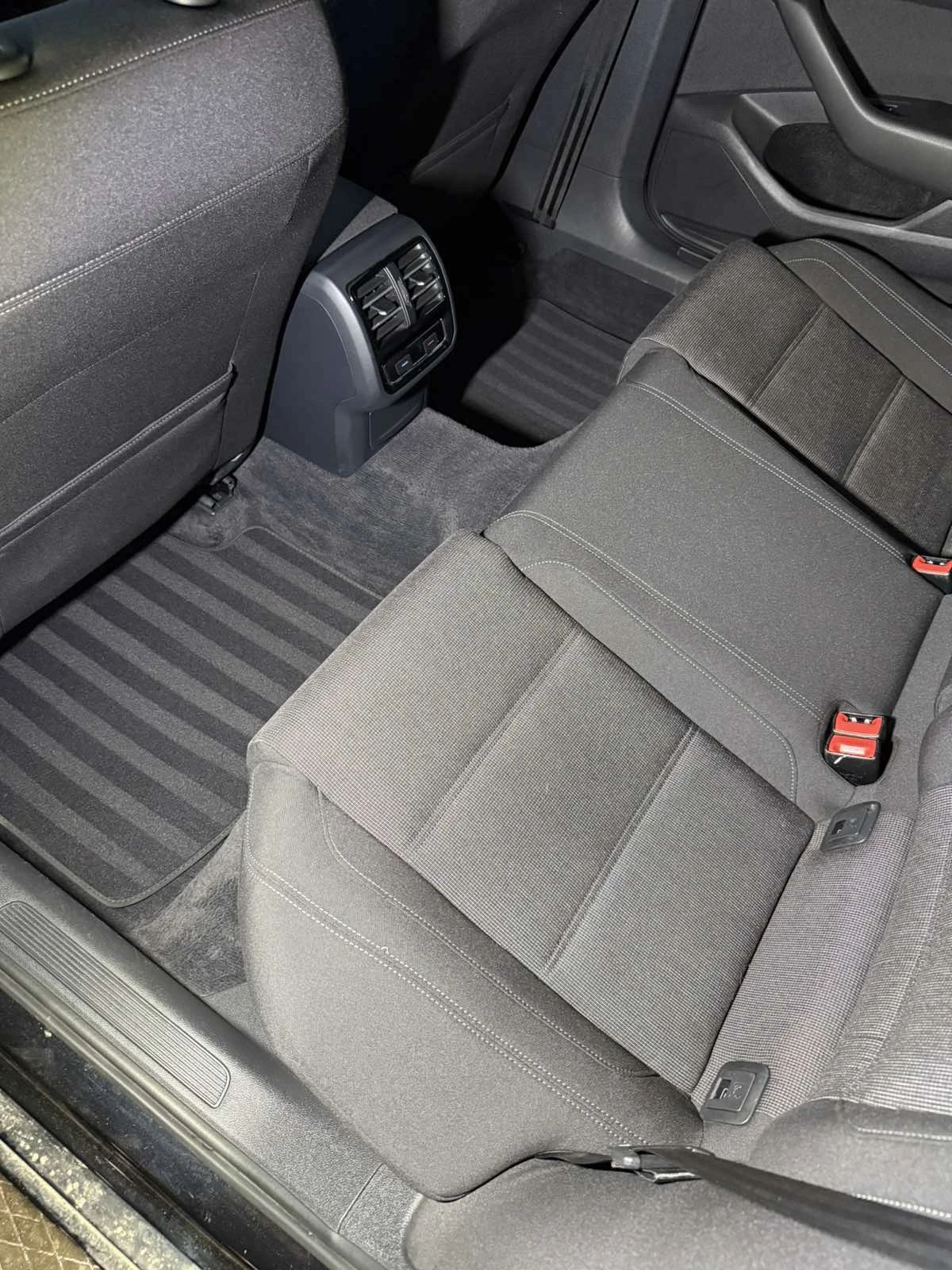 VW Passat, снимка 14 - Автомобили и джипове - 53729045