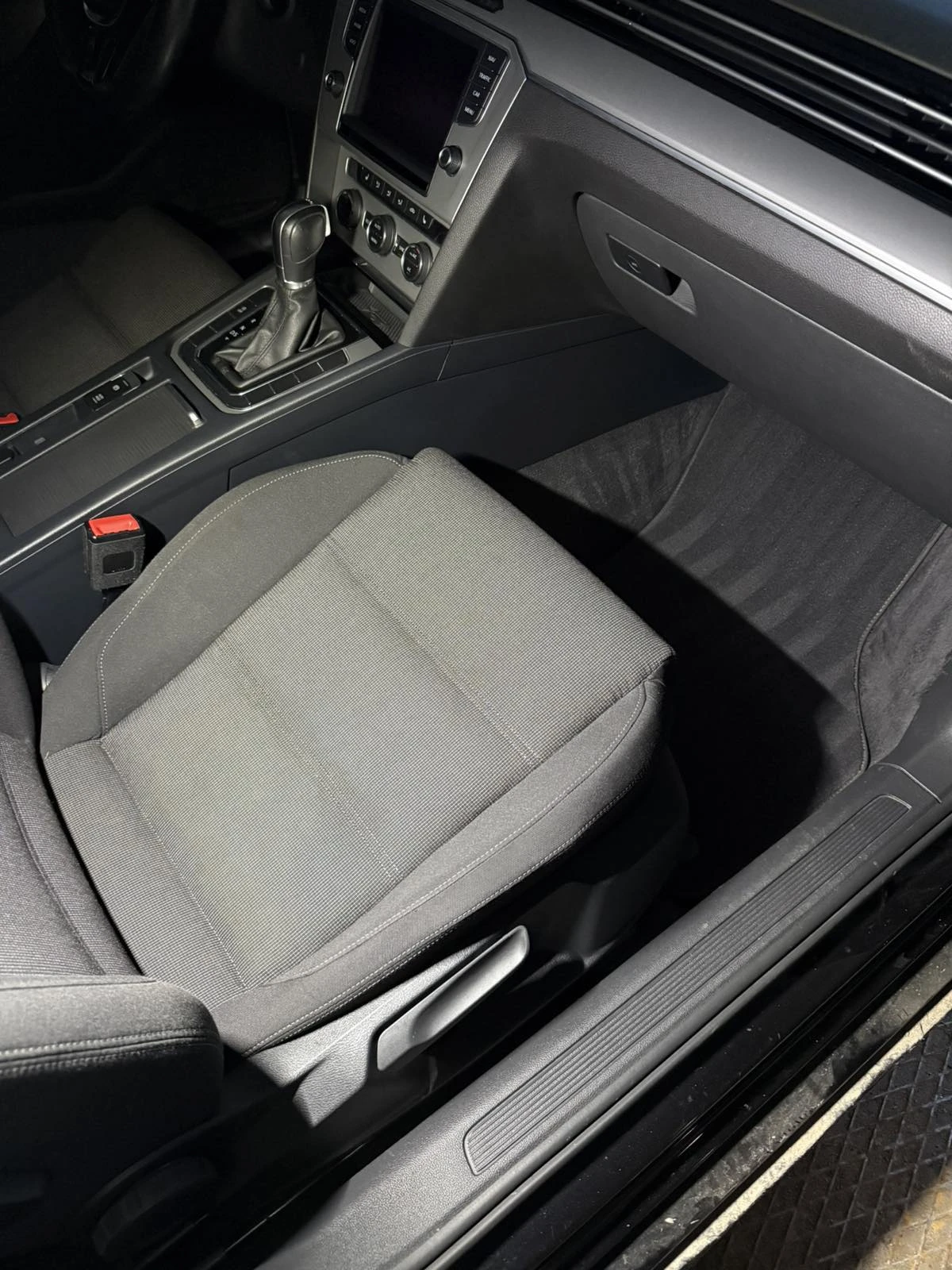 VW Passat, снимка 12 - Автомобили и джипове - 53729045