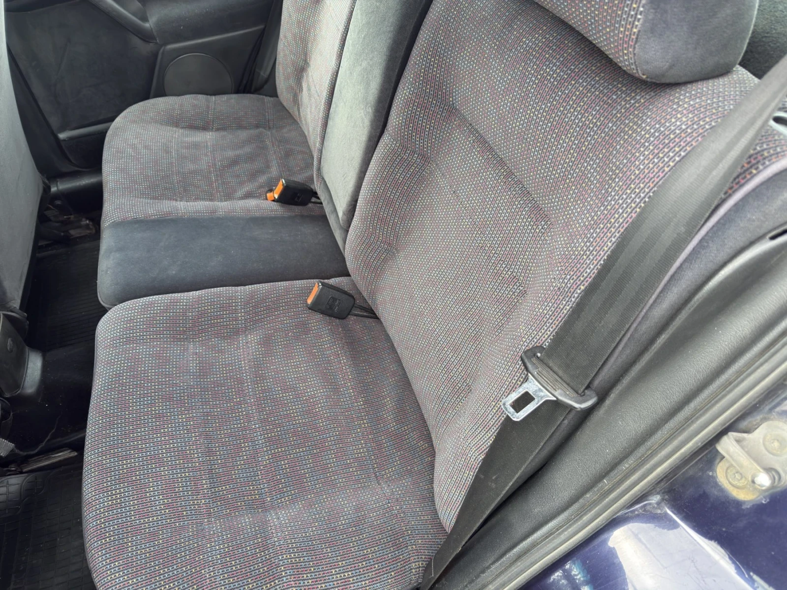 VW Vento 1.8i 90кс. , снимка 5 - Автомобили и джипове - 53912992