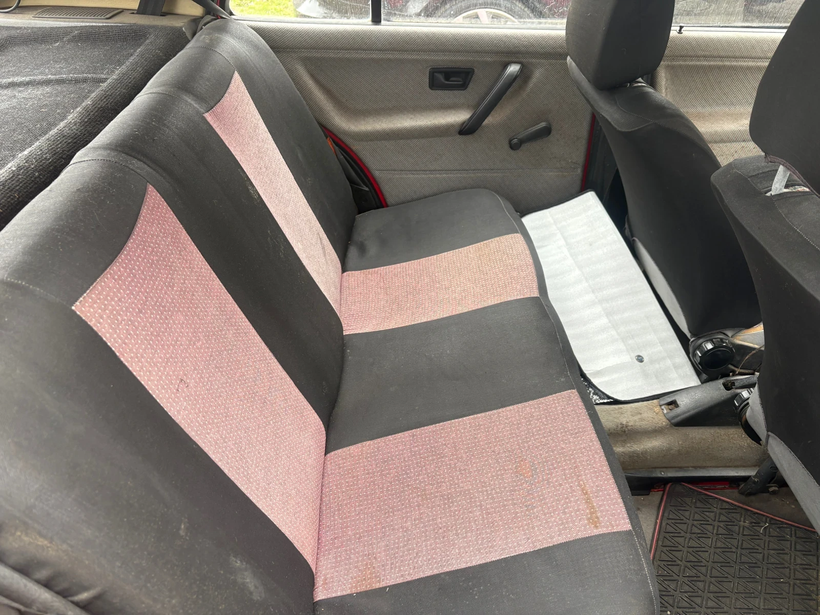 VW Golf 1.6 турбодизел, снимка 8 - Автомобили и джипове - 53949286