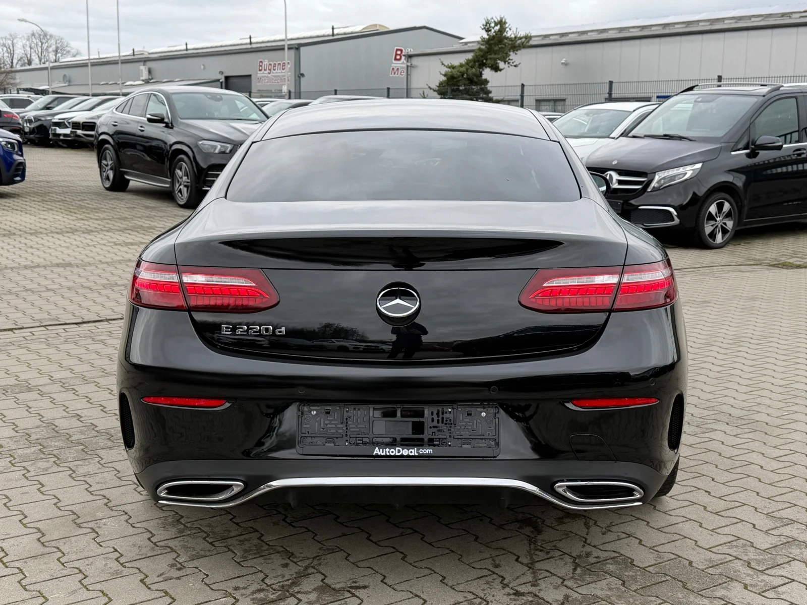 Mercedes-Benz E 220 d AMG Line, снимка 3 - Автомобили и джипове - 53989595