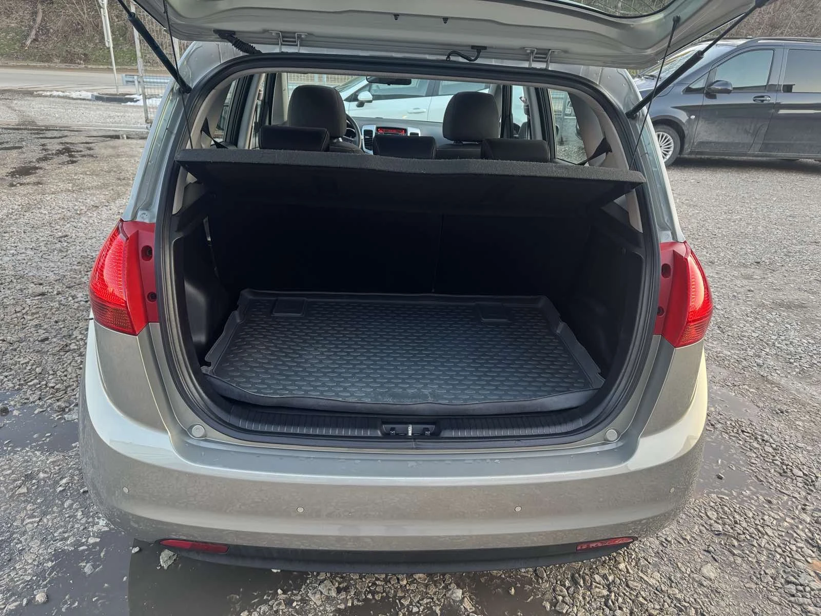 Hyundai Ix20 1.4BENZIN* GAZ* , снимка 9 - Автомобили и джипове - 54097291