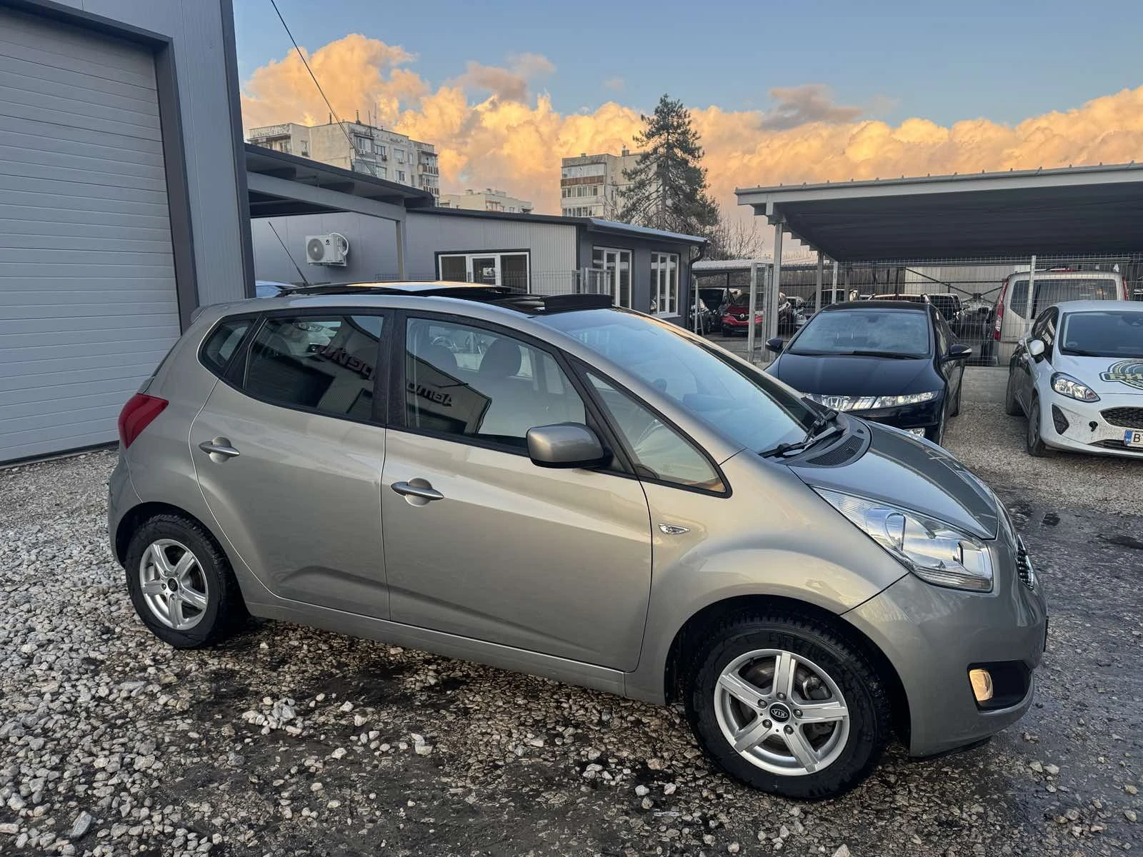 Hyundai Ix20 1.4BENZIN* GAZ* , снимка 6 - Автомобили и джипове - 54097291