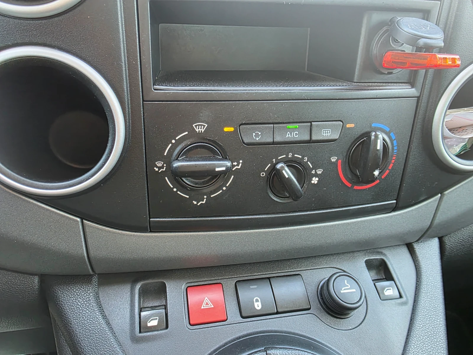 Peugeot Partner 1.6 HDI 4+ 1 100 �� | Mobile.bg � ����������� 12