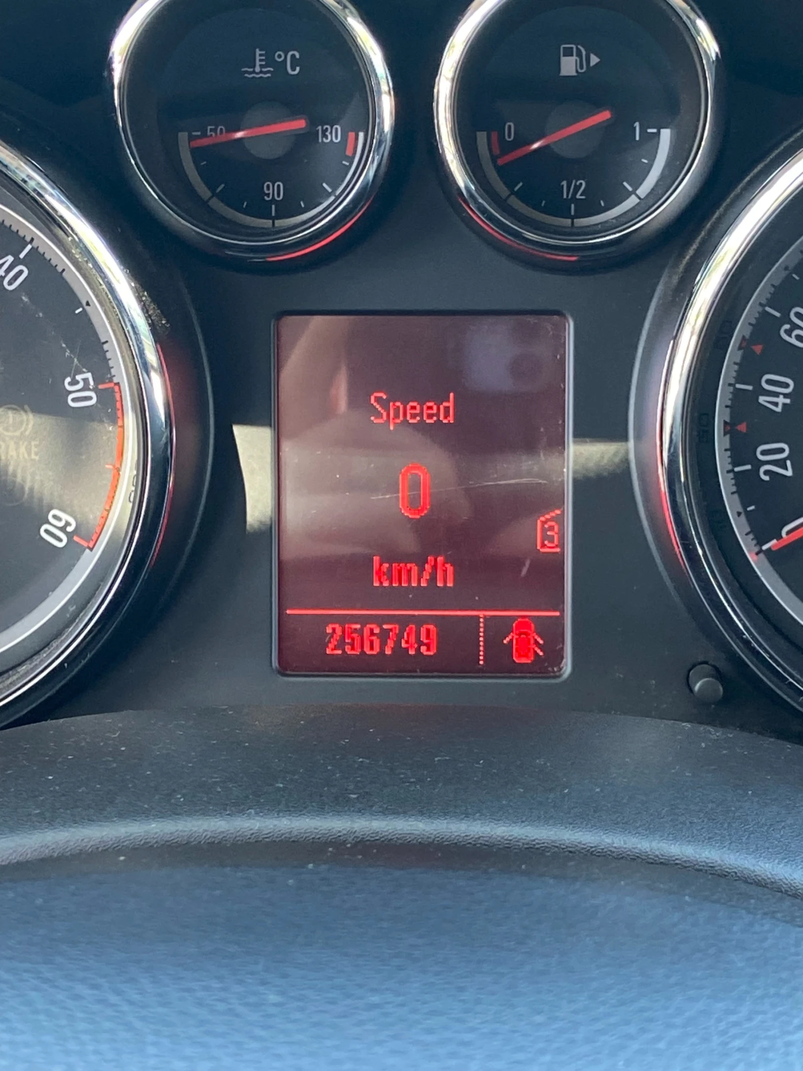 Opel Astra 1.7 CDTi, снимка 12 - Автомобили и джипове - 54477602