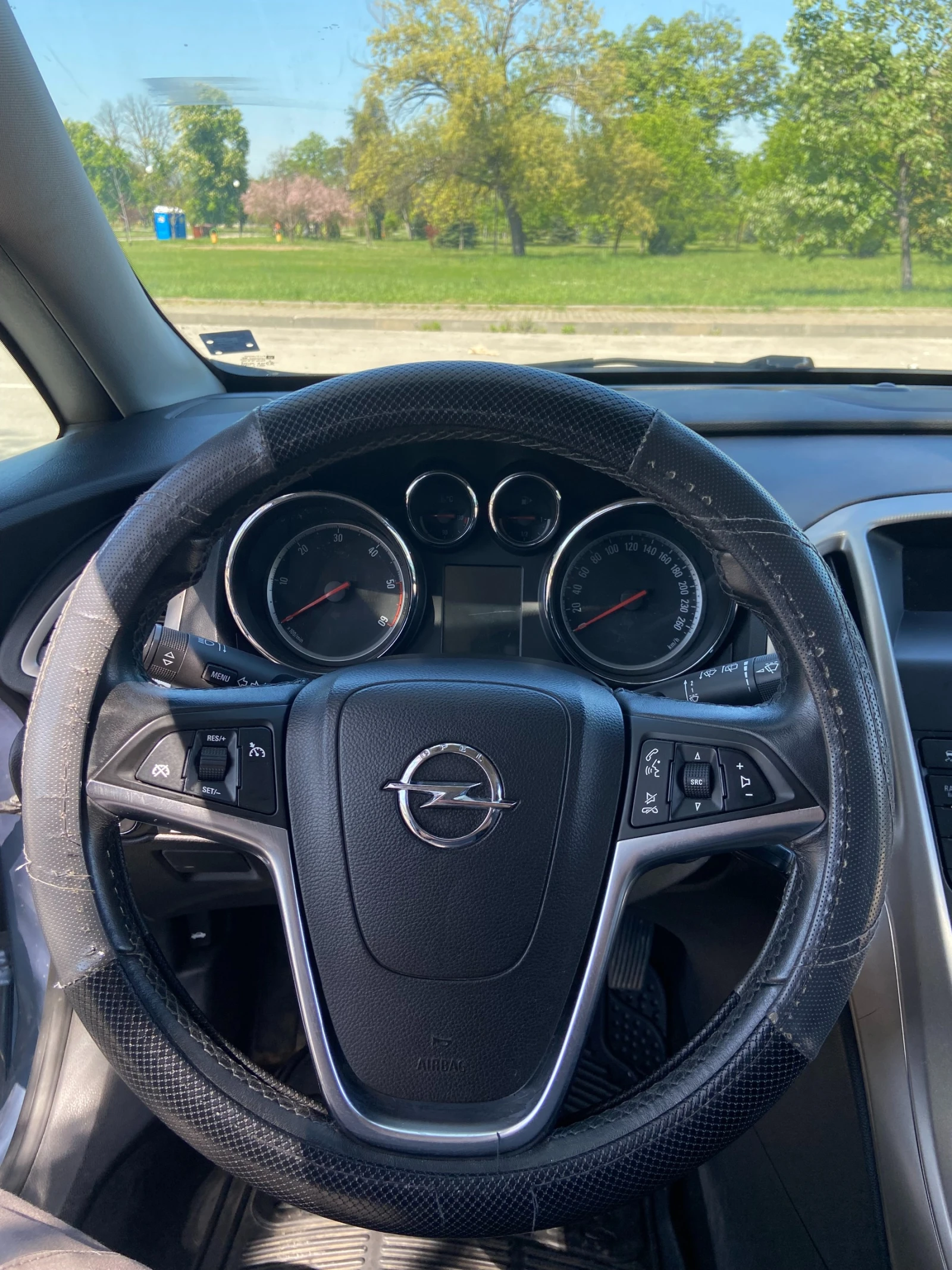 Opel Astra 1.7 CDTi, снимка 10 - Автомобили и джипове - 54477602