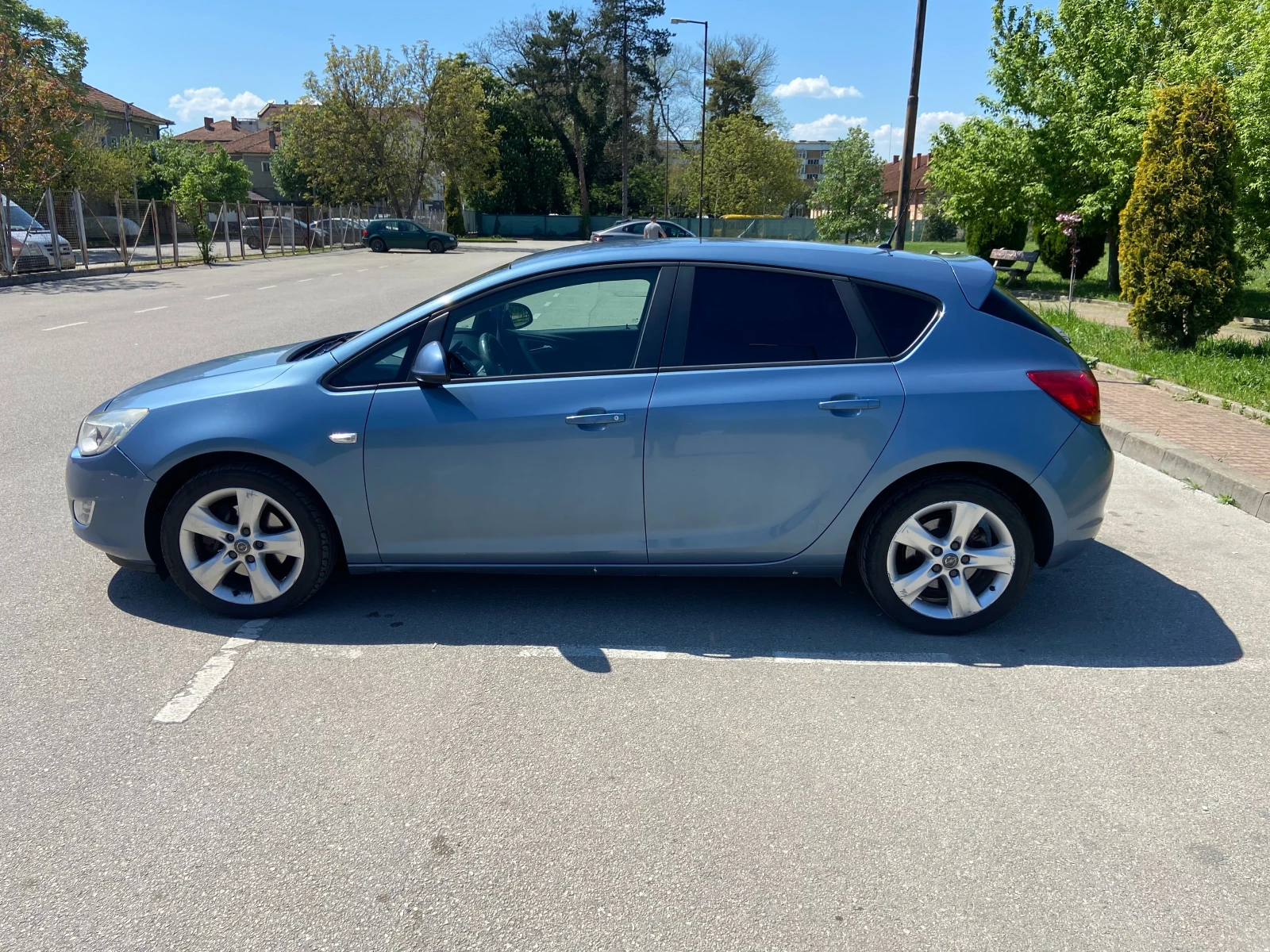 Opel Astra 1.7 CDTi, снимка 5 - Автомобили и джипове - 54477602