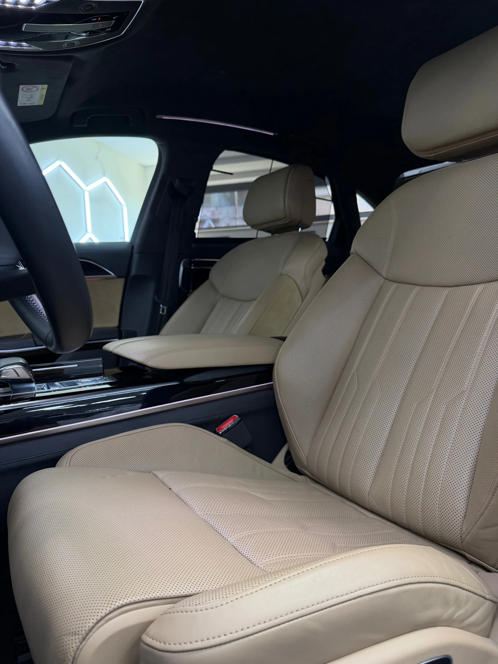 Audi A8 Exclusive, S-Line, B&O, NAPA, Alcantara, Massage, снимка 8 - Автомобили и джипове - 54591812