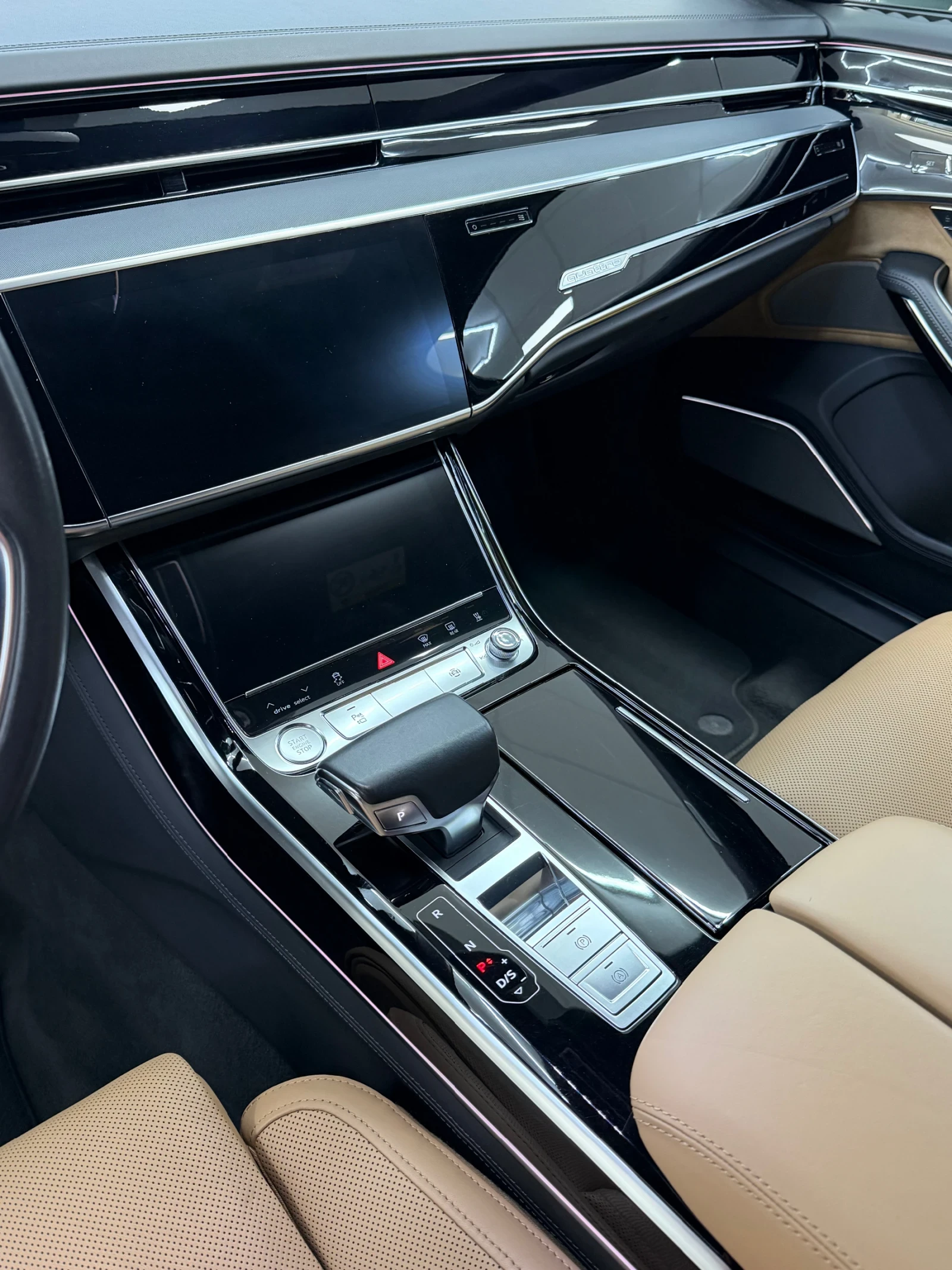 Audi A8 Exclusive, S-Line, B&O, NAPA, Alcantara, Massage, снимка 17 - Автомобили и джипове - 54591812