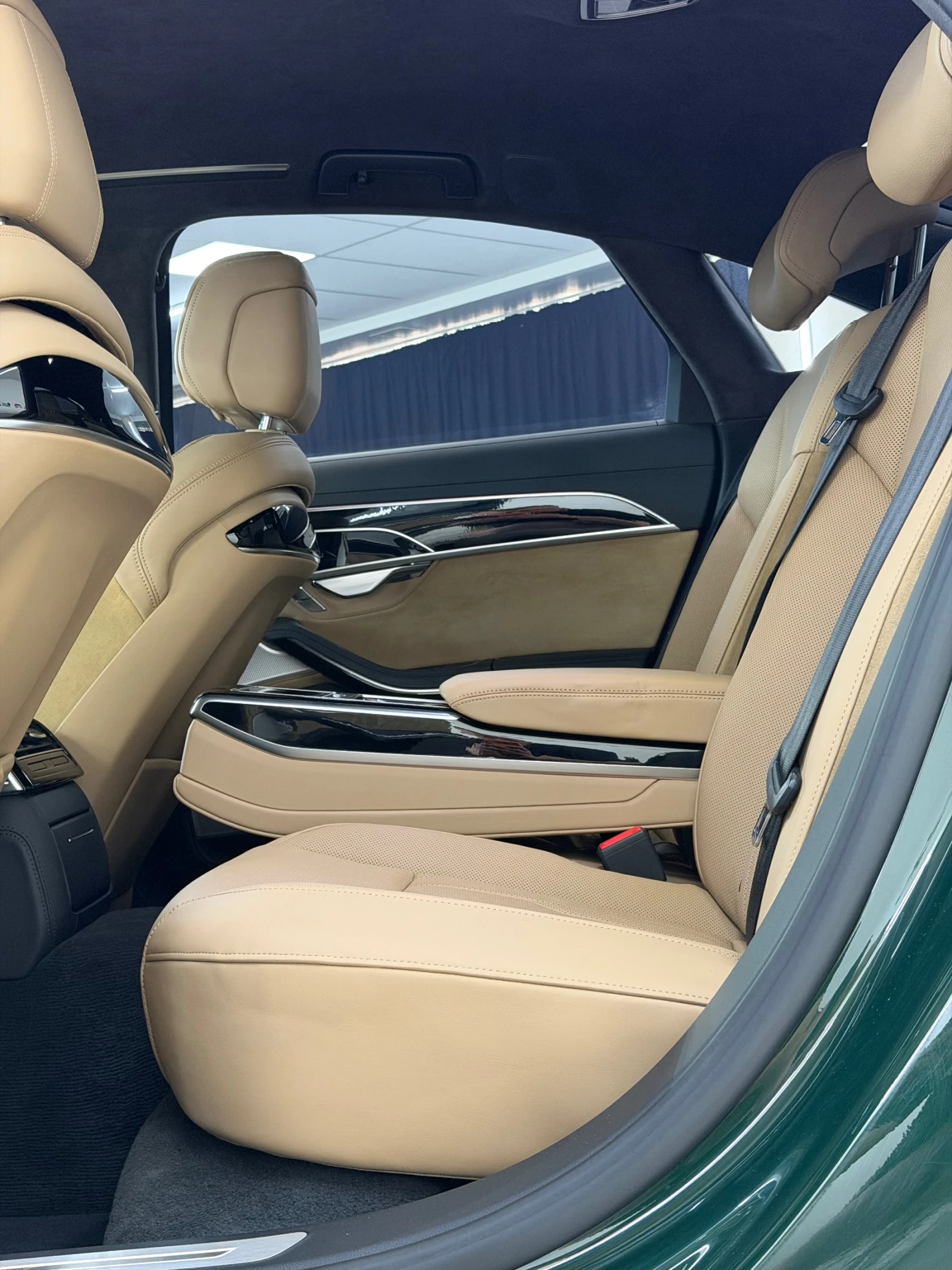 Audi A8 Exclusive, S-Line, B&O, NAPA, Alcantara, Massage, снимка 11 - Автомобили и джипове - 54591812