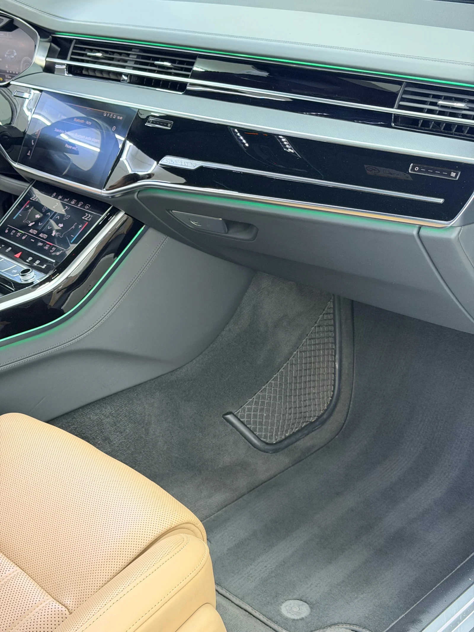 Audi A8 Exclusive, S-Line, B&O, NAPA, Alcantara, Massage, снимка 7 - Автомобили и джипове - 54591812
