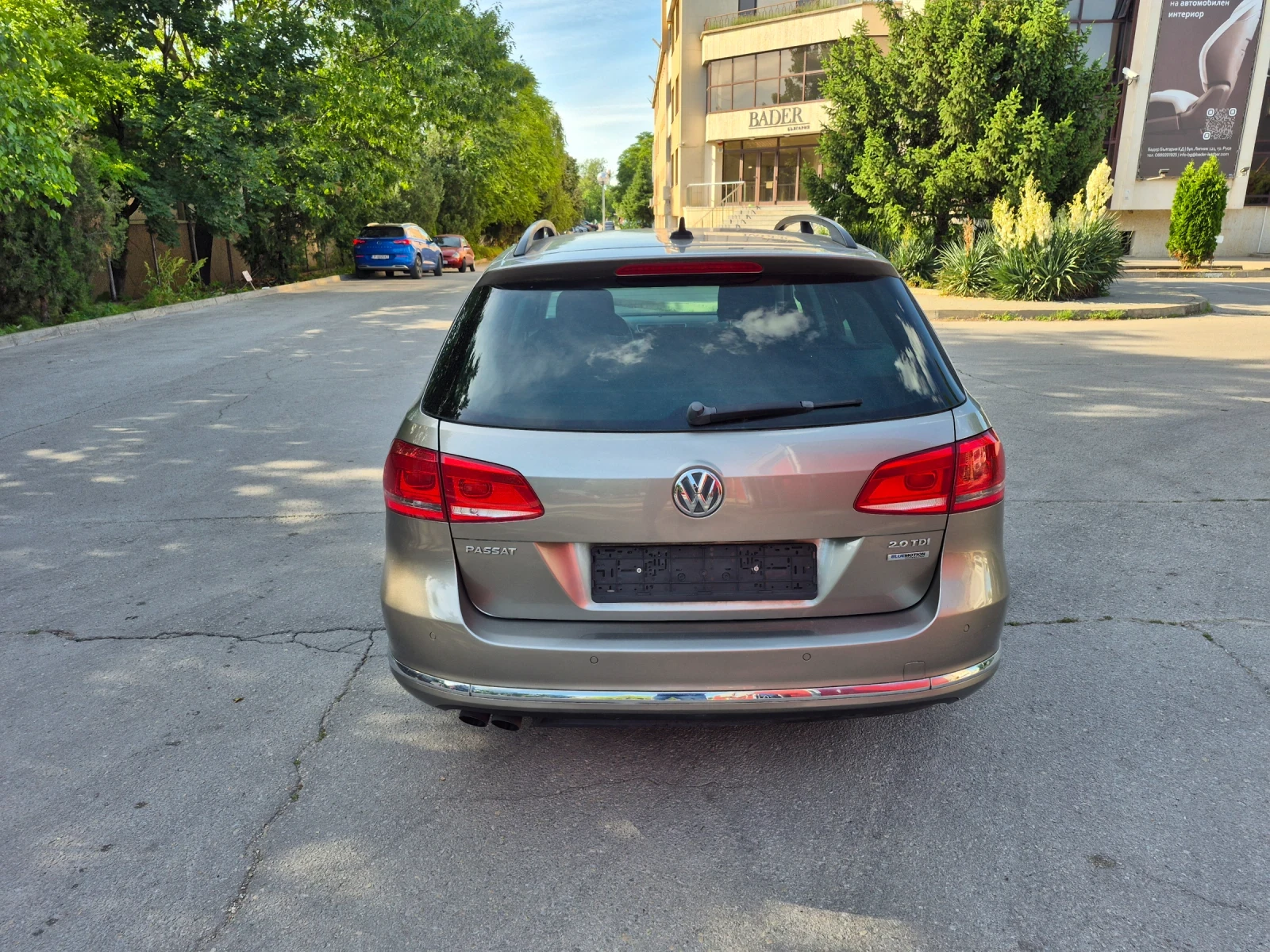 VW Passat 2.0 TDI 140 кс НАВИГАЦИЯ, снимка 6 - Автомобили и джипове - 54714478