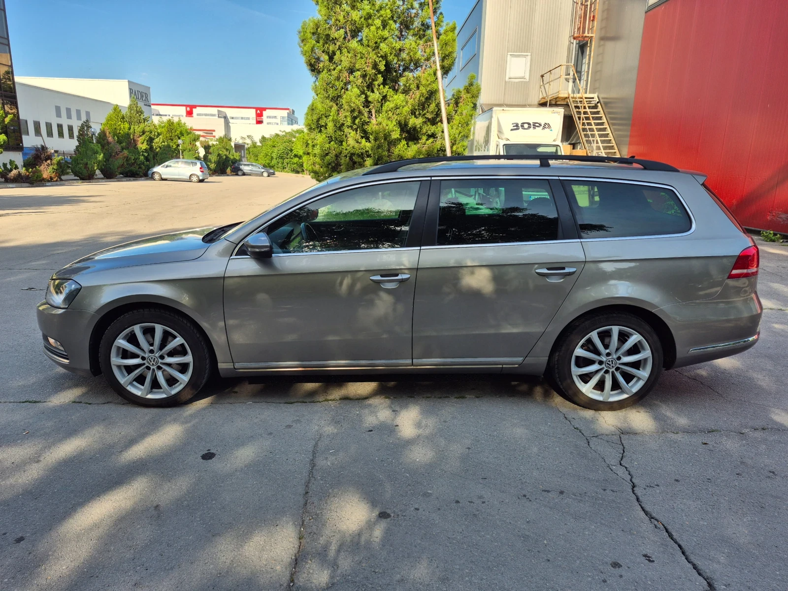 VW Passat 2.0 TDI 140 кс НАВИГАЦИЯ, снимка 3 - Автомобили и джипове - 54714478
