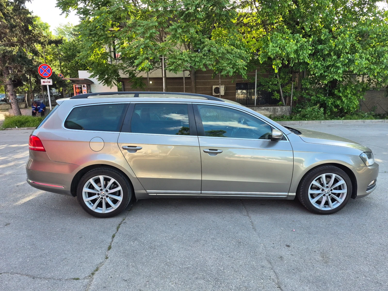 VW Passat 2.0 TDI 140 кс НАВИГАЦИЯ, снимка 4 - Автомобили и джипове - 54714478