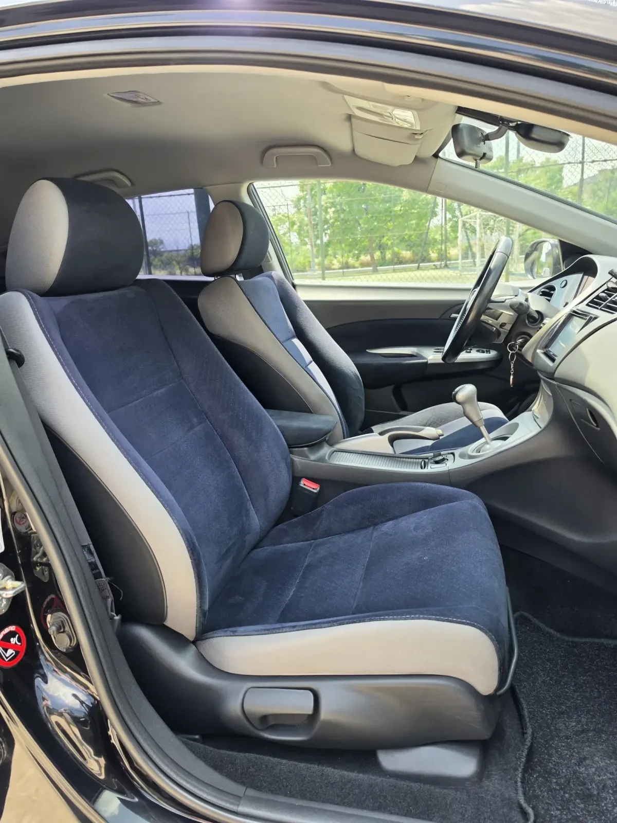Honda Civic 1.8i-VTEC , снимка 13 - Автомобили и джипове - 54866479
