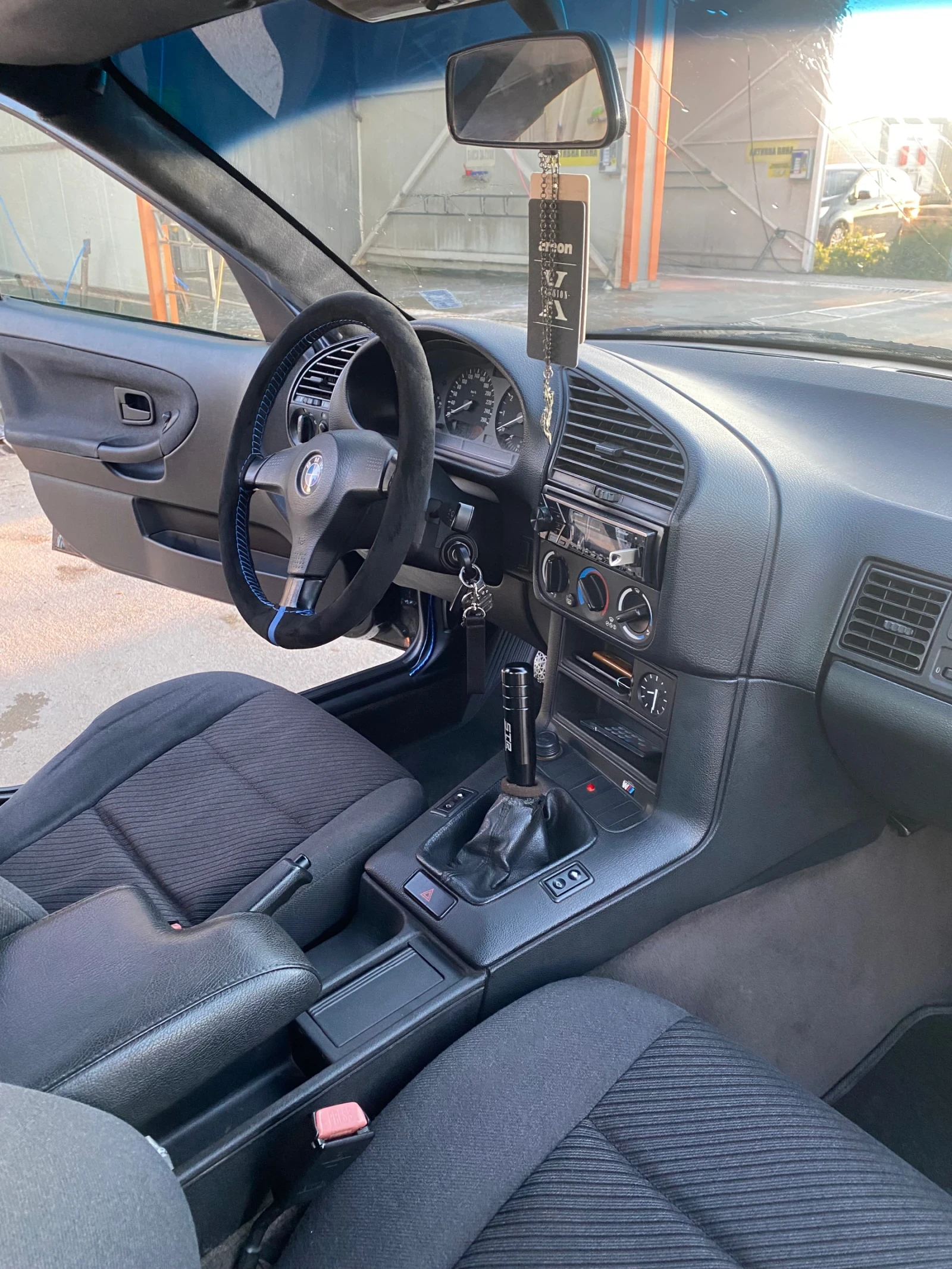 BMW 320 320i, снимка 12 - Автомобили и джипове - 54904203