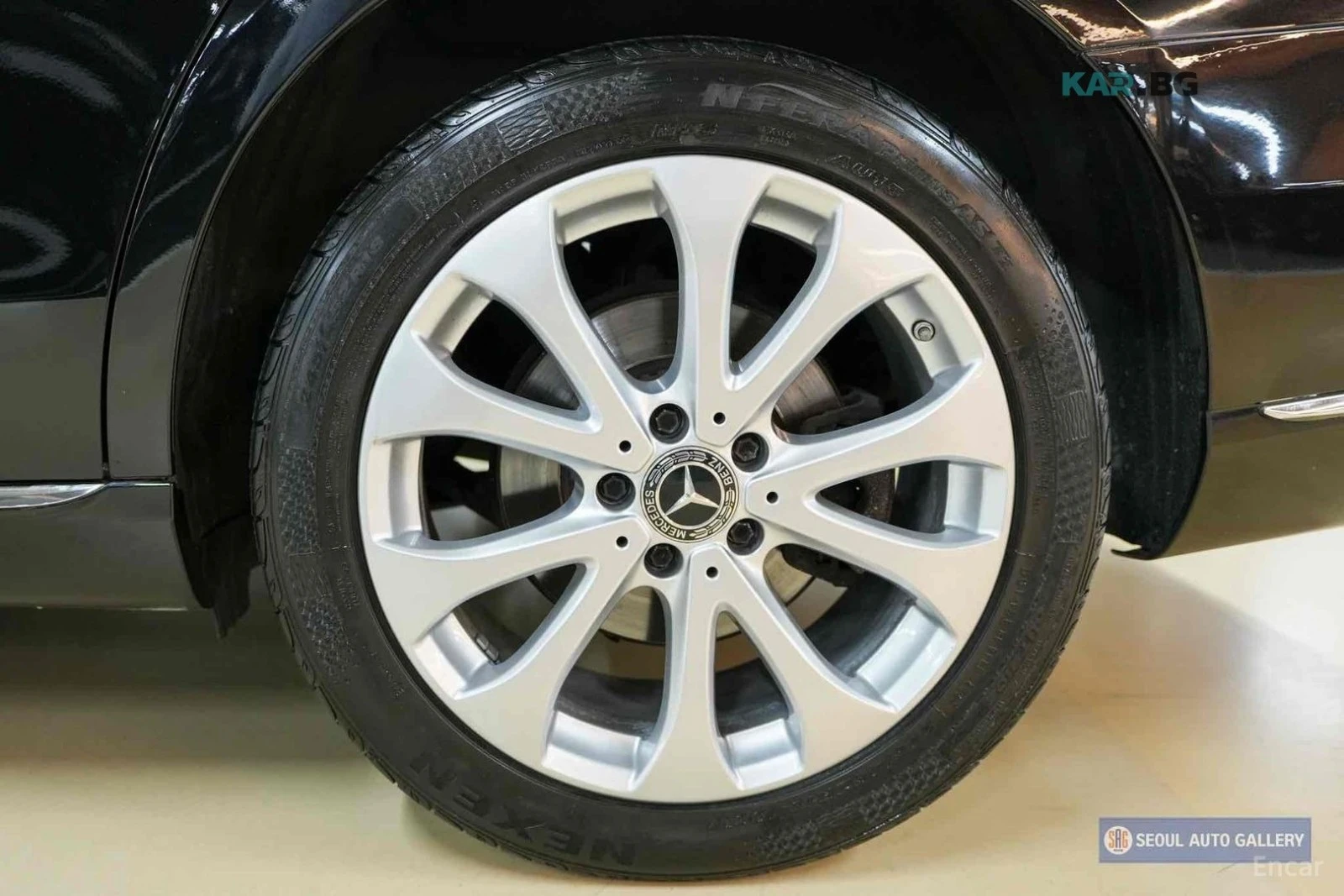 Mercedes-Benz E 220 4MATIC* EXCLUSIVE* ПОДГРЕВ* ОБДУХВ* BURMASTER* PAN, снимка 5 - Автомобили и джипове - 54934472