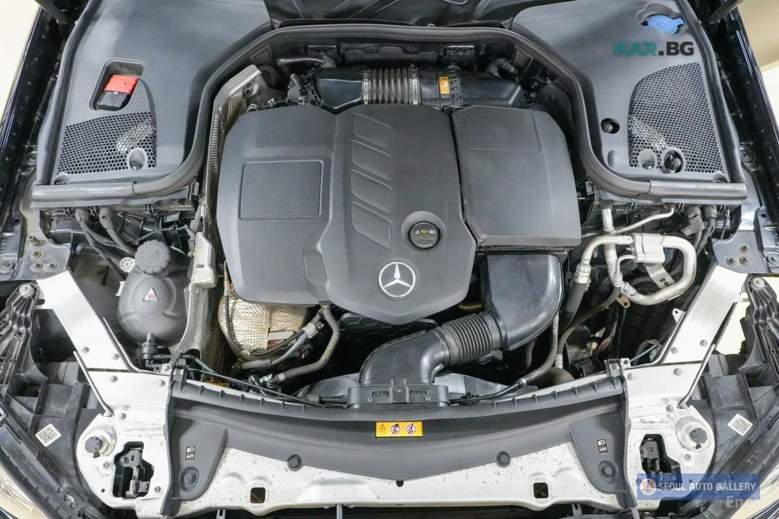 Mercedes-Benz E 220 4MATIC* EXCLUSIVE* ПОДГРЕВ* ОБДУХВ* BURMASTER* PAN, снимка 6 - Автомобили и джипове - 54934472