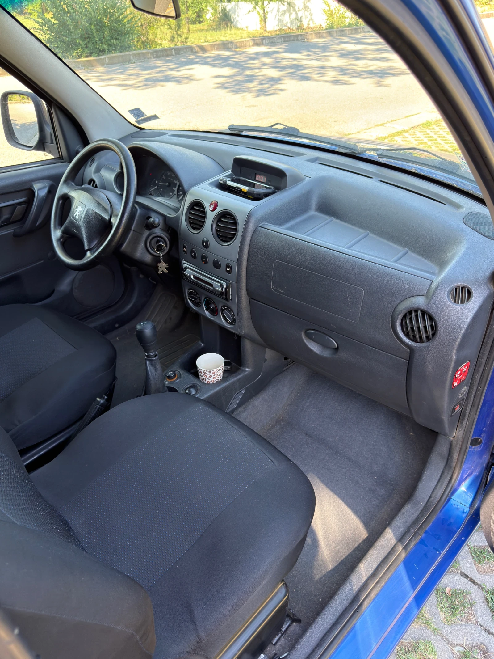 Peugeot Partner 1.6 HDI Климатик, снимка 8 - Автомобили и джипове - 55471252