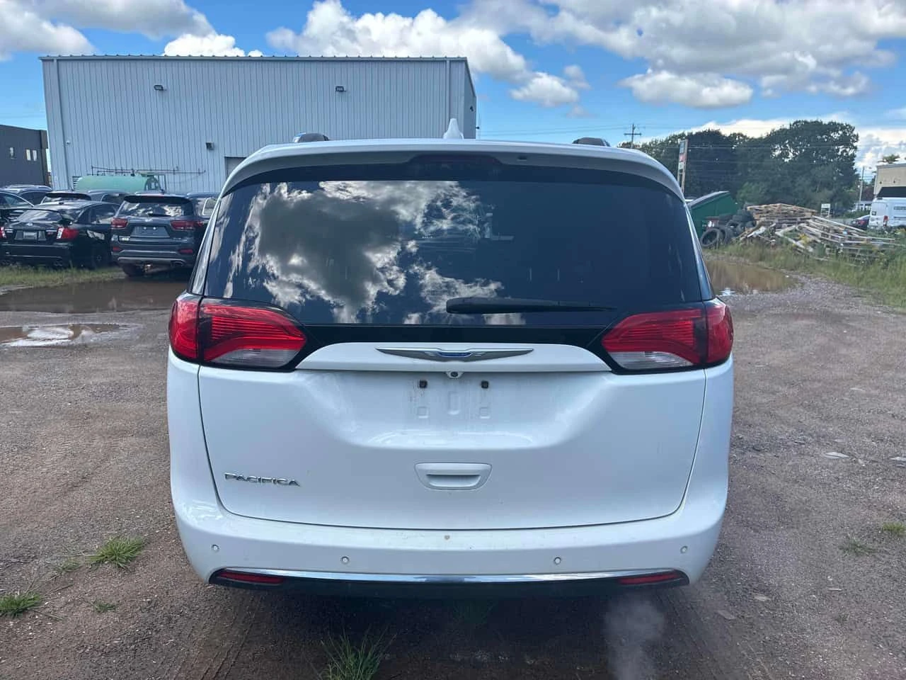 Chrysler Pacifica * Touring L Plus * АВТОКРЕДИТ БЕЗ ПЪРВОНАЧАЛНА* , снимка 4 - Автомобили и джипове - 55693688