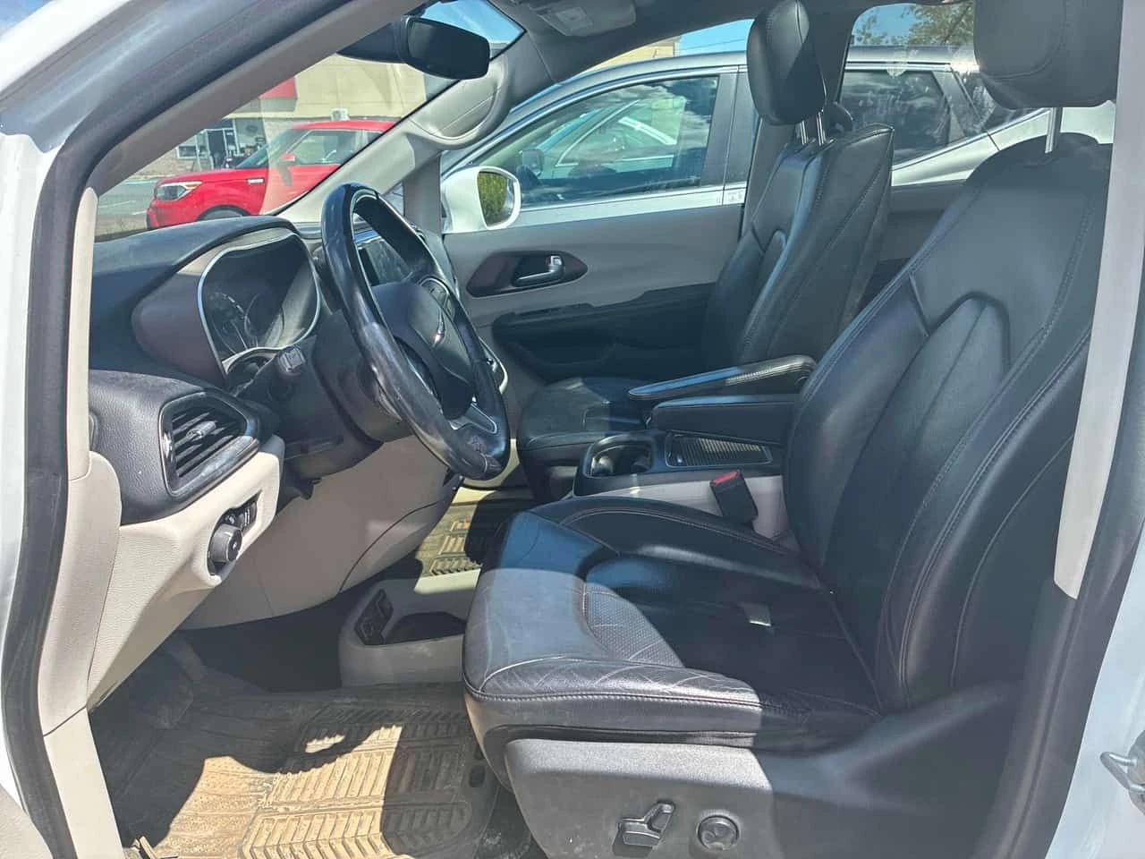 Chrysler Pacifica * Touring L Plus * АВТОКРЕДИТ БЕЗ ПЪРВОНАЧАЛНА* , снимка 5 - Автомобили и джипове - 55693688
