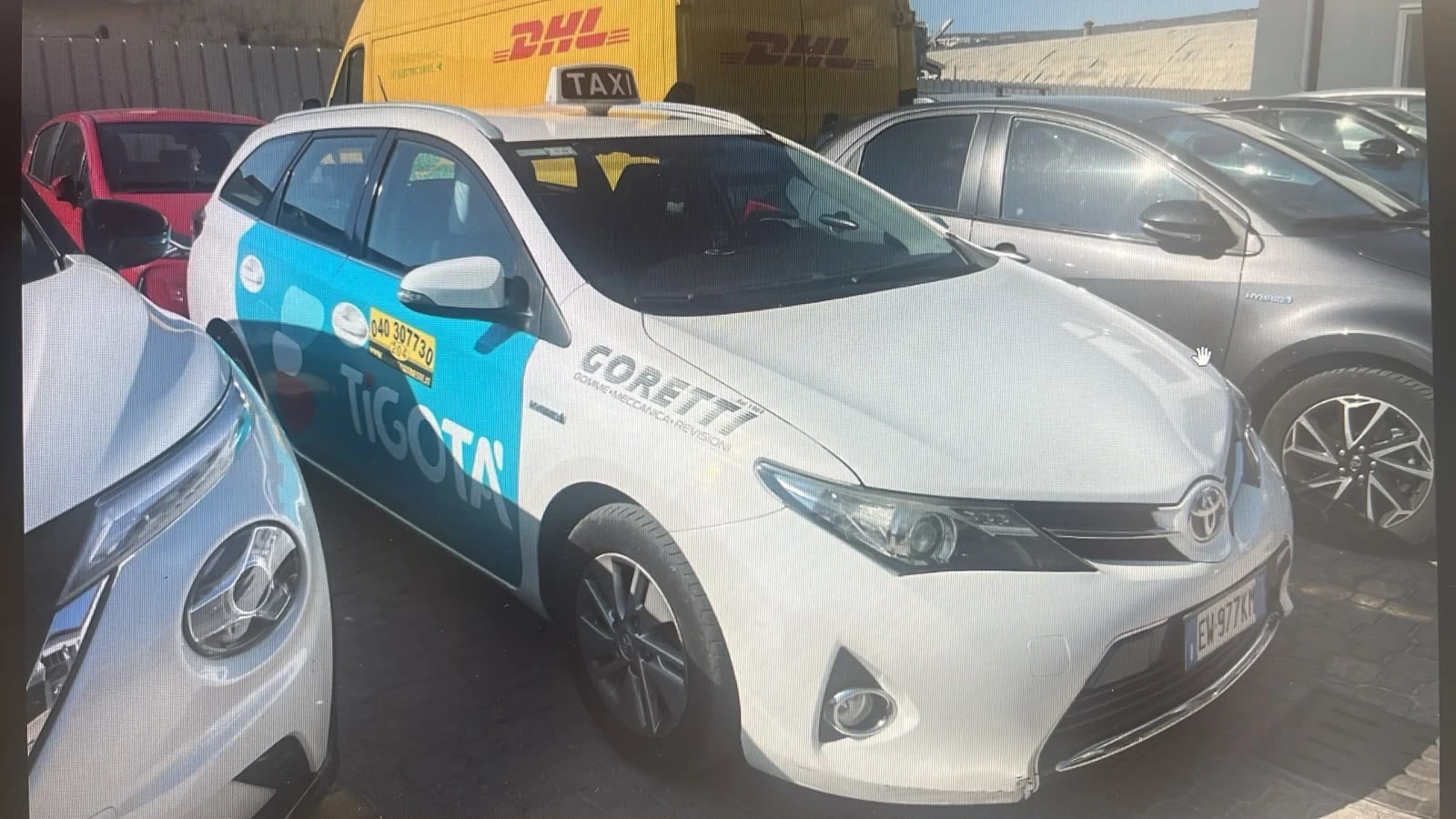 Toyota Auris 1.8 Hibrid 216000km, снимка 5 - Автомобили и джипове - 55929097