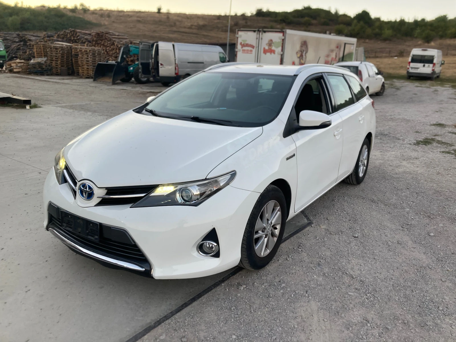 Toyota Auris 1.8 Hibrid 216000km