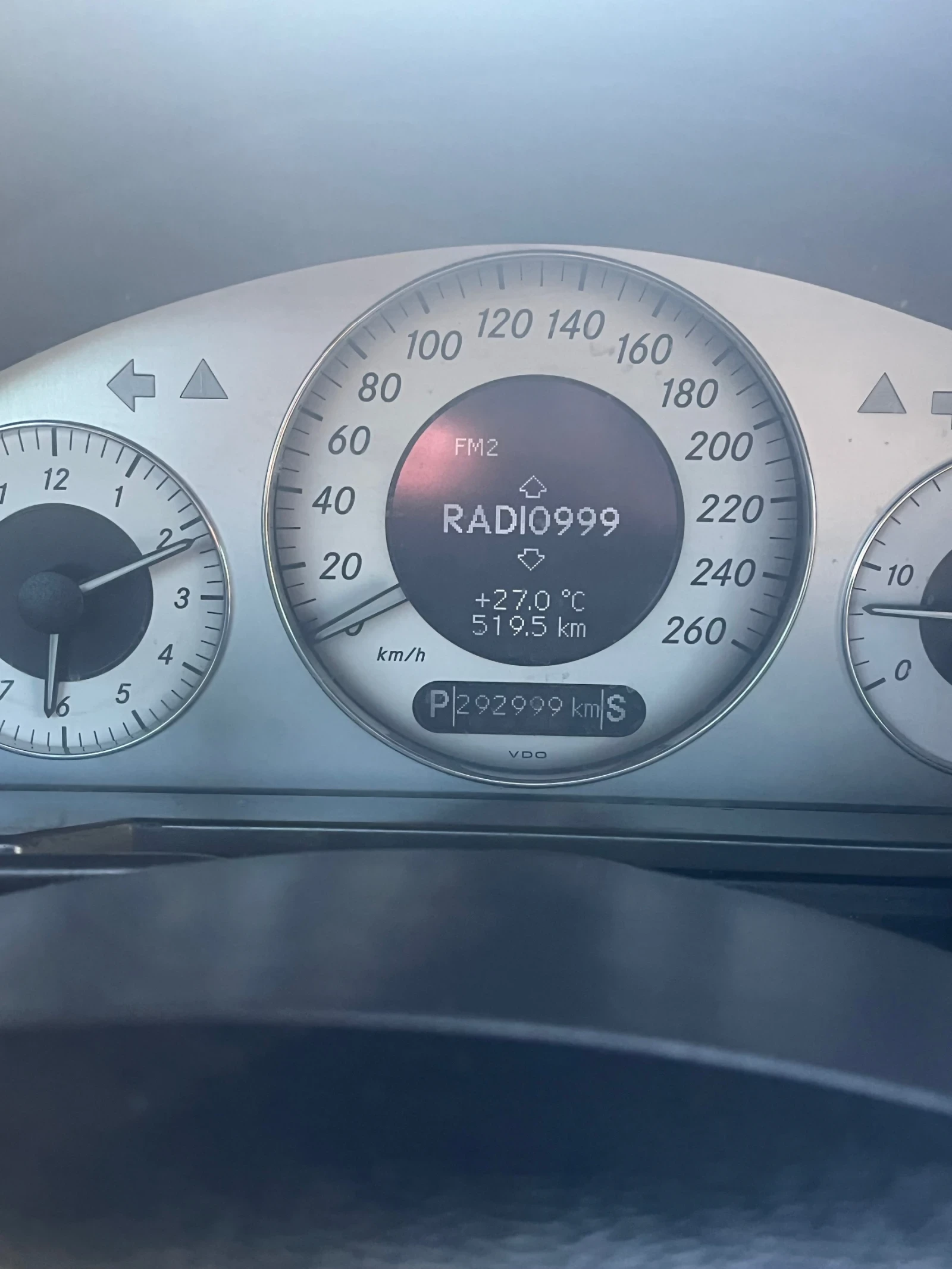 Mercedes-Benz E 320, снимка 5 - Автомобили и джипове - 56049485