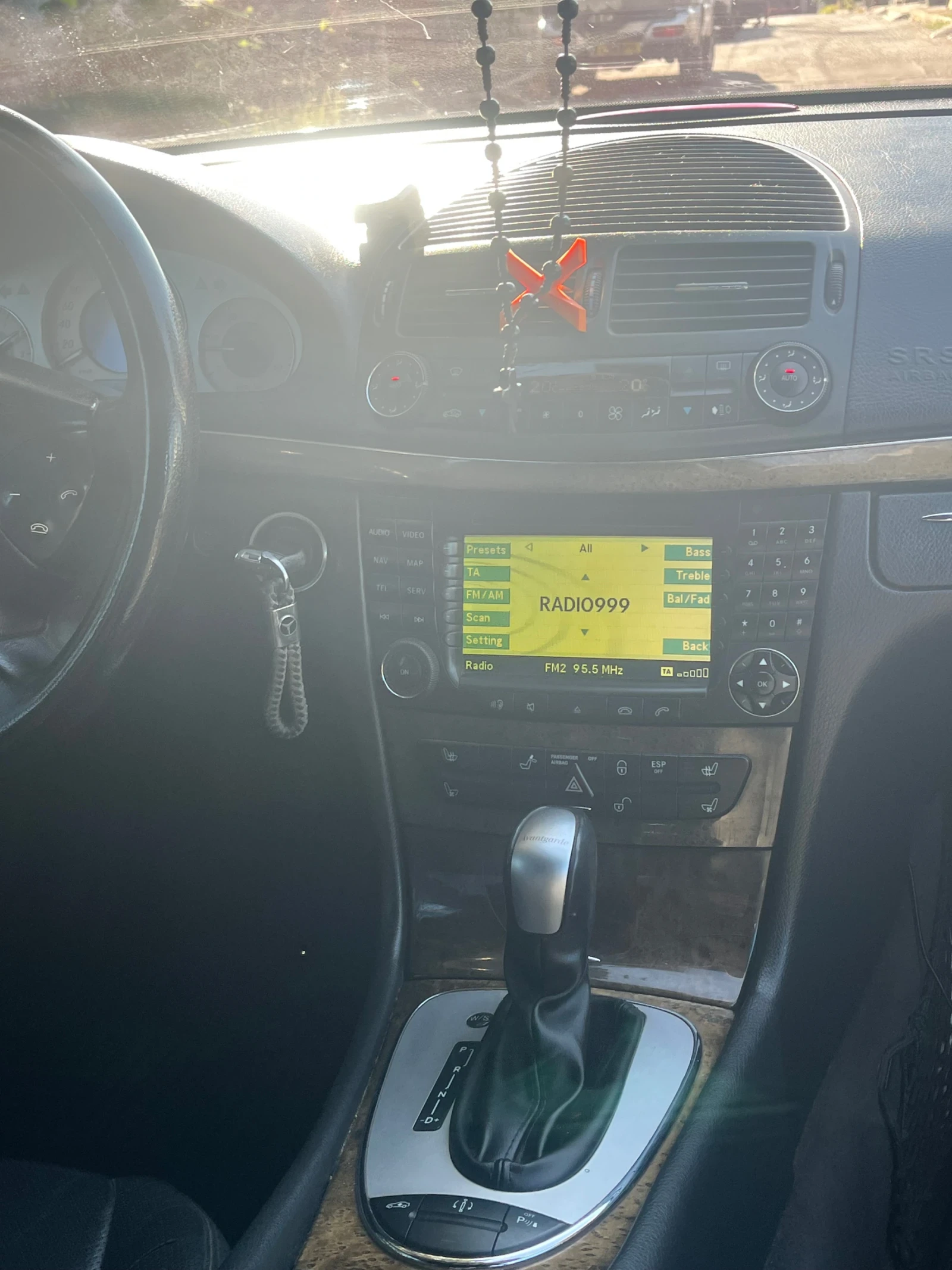 Mercedes-Benz E 320, снимка 4 - Автомобили и джипове - 56049485